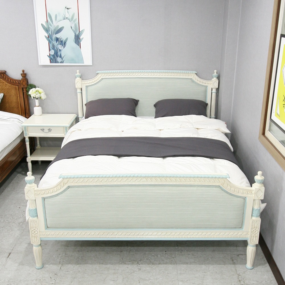 Louie Blue White Bed